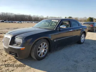 2007 Chrysler 300 C z VIN 2C3KA63H07H896806, wystawiony jako Copart lot #45573045 z przebiegiem 200 187 mil mil oraz Szkoda całkowita • Salvage title. Historia ofert i sprzedaży dostępna na DreamBid. Obrazek 1.