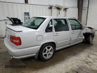 1999 Volvo S70 z VIN YV1LT56D8X2580778, wystawiony jako Copart lot #69043594 z przebiegiem 166 718 mil mil oraz Szkody całkowita. Historia ofert i sprzedaży dostępna na DreamBid. Obrazek 3.