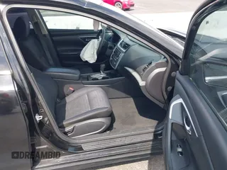 2016 Nissan Altima 2.5 S with VIN 1N4AL3AP3GN368913, listed as a IAAI auction lot 42200141 with 150,356 mi miles. Bid and sale history available at carsss.com. Image 5.