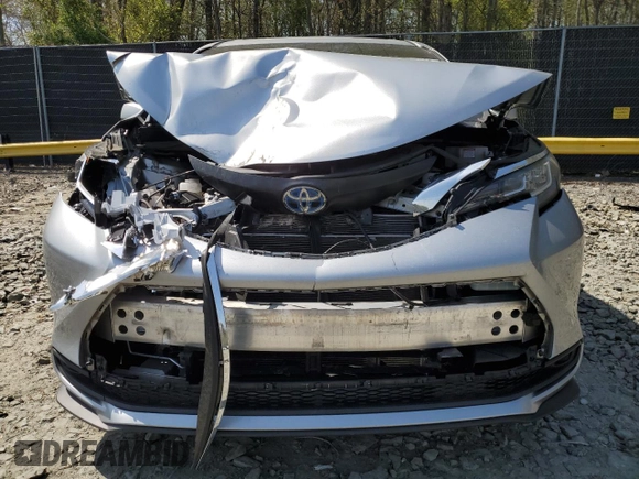 2022 Toyota Sienna LE z VIN 5TDKRKEC0NS098044, wystawiony jako Copart lot #53619535 z przebiegiem 59 252 mil mil oraz Szkoda całkowita • Salvage title. Historia ofert i sprzedaży dostępna na DreamBid. Obrazek 5.