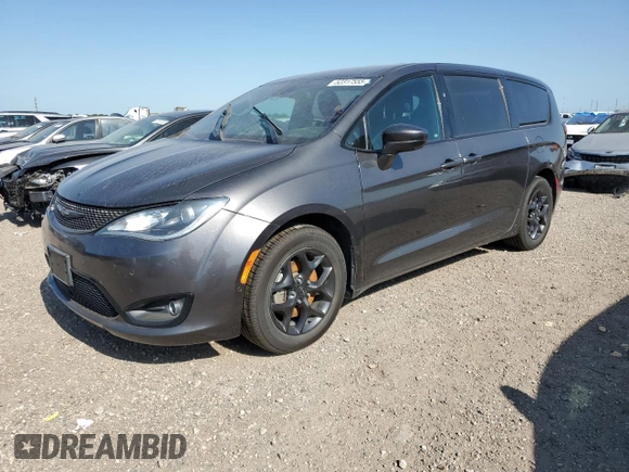 2019 Chrysler Pacifica Touring Plus z VIN 2C4RC1FG3KR569071, wystawiony jako Copart lot #52317555 z przebiegiem 114 414 mil mil oraz Szkoda całkowita • Salvage title. Historia ofert i sprzedaży dostępna na DreamBid. Obrazek 1.