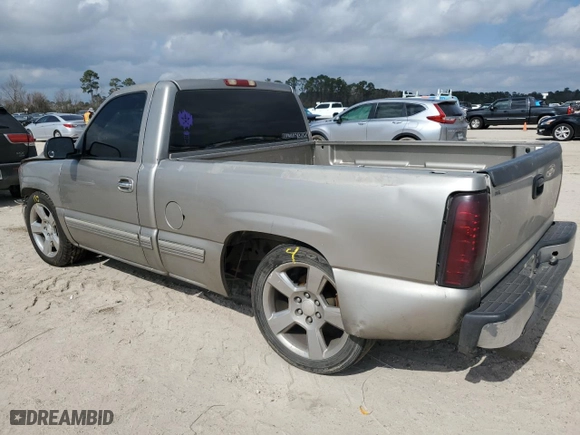 2000 Chevrolet Silverado 1500 with VIN 1GCEC14W8YZ154318, listed as a Copart auction lot 44401375 with 222,405 mi miles and Salvage Title. Bid and sale history available at carsss.com. Image 2.