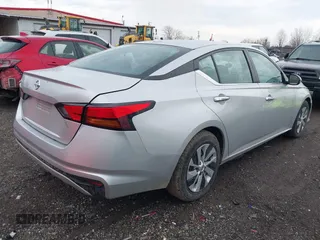 2020 Nissan Altima S z VIN 1N4BL4BV5LC208609, wystawiony jako IAAI lot #41894171 z przebiegiem 88 658 mil mil oraz . Historia ofert i sprzedaży dostępna na DreamBid. Obrazek 4.