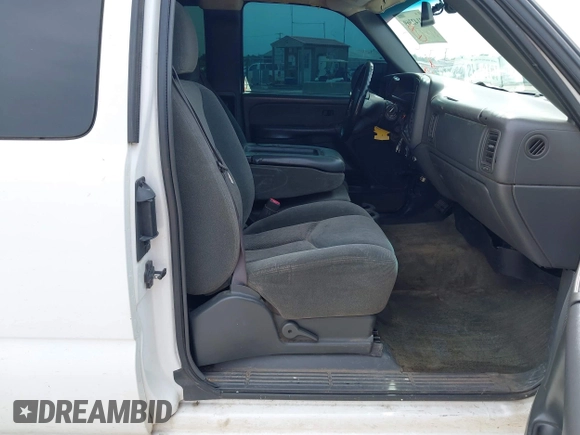 2003 Chevrolet Silverado 1500 LT with VIN 1GCEK19T93E335218, listed as a IAAI auction lot 42142369 with 205,696 mi miles and . Bid and sale history available at DreamBid. Image 5.