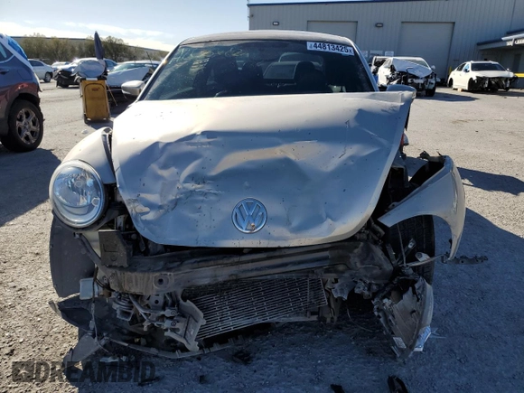 2014 Volkswagen Beetle 2.5L w/Sun with VIN 3VWJP7AT8EM629833, listed as a Copart auction lot 44813425 with 81,625 mi miles and Salvage Title. Bid and sale history available at DreamBid. Image 5.