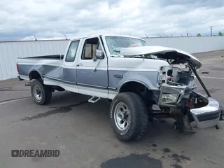 1996 Ford F-250 z VIN 1FTHX26F8TEB61614, wystawiony jako IAAI lot #42255763 z przebiegiem Nie podano mil oraz . Historia ofert i sprzedaży dostępna na DreamBid. Obrazek 18.