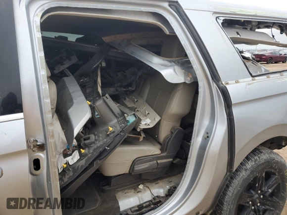 2020 Ford Expedition Max XLT z VIN 1FMJK1JT0LEA69321, wystawiony jako Copart lot #55505445 z przebiegiem 94 295 mil mil oraz Szkoda całkowita • Salvage title. Historia ofert i sprzedaży dostępna na DreamBid. Obrazek 13.