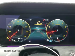 2021 Mercedes-Benz E 350 z VIN W1KZF8DB9MA928704, wystawiony jako Copart lot #60171705 z przebiegiem 44 068 mil mil oraz Szkoda całkowita • Salvage title. Historia ofert i sprzedaży dostępna na DreamBid. Obrazek 9.