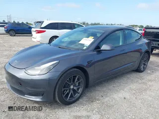 2023 Tesla Model 3 z VIN 5YJ3E1EA0PF403168, wystawiony jako IAAI lot #42002584 z przebiegiem 35 875 mil mil oraz . Historia ofert i sprzedaży dostępna na DreamBid. Obrazek 17.