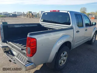 2011 Nissan Frontier PRO-4X with VIN 1N6AD0EV3BC434991, listed as a IAAI auction lot 42086934 with 189,908 mi miles. Bid and sale history available at carsss.com. Image 4.