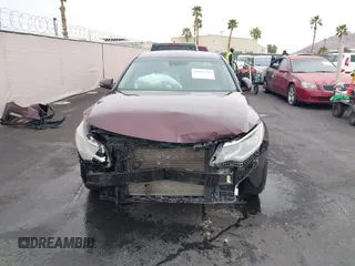 2019 Kia Optima LX z VIN 5XXGT4L38KG337200, wystawiony jako IAAI lot #41807462 z przebiegiem 126 429 mil mil oraz . Historia ofert i sprzedaży dostępna na DreamBid. Obrazek 6.