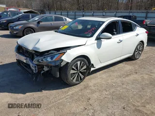 2019 Nissan Altima 2.5 SV with VIN 1N4BL4DV0KC116402, listed as a IAAI auction lot 41772384 with 80,240 mi miles. Bid and sale history available at carsss.com. Image 2.