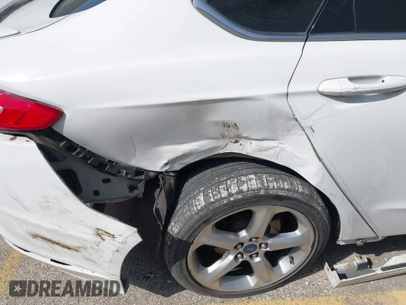 2013 Ford Fusion SE with VIN 3FA6P0HR3DR182796, listed as a IAAI auction lot 42147273 with 121,815 mi miles and . Bid and sale history available at DreamBid. Image 6.