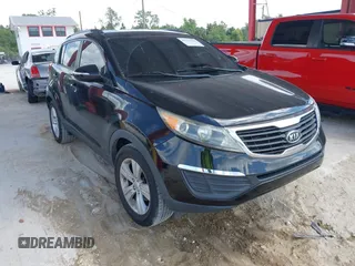 2012 Kia Sportage LX z VIN KNDPB3A25C7318539, wystawiony jako IAAI lot #42172182 z przebiegiem 109 559 mil mil oraz . Historia ofert i sprzedaży dostępna na DreamBid. Obrazek 1.