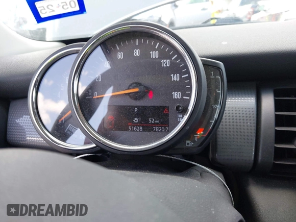 2021 MINI Hardtop 4 Door Oxford Edition with VIN WMWXU7C09M2P17351, listed as a IAAI auction lot 42330197 with 51,628 mi miles and . Bid and sale history available at DreamBid. Image 7.