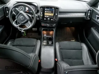 2019 Volvo XC40 R-Design with VIN YV4162UM3K2102750, listed as a Copart auction lot 51087625 with 31,388 mi miles and Clean title. Bid and sale history available at DreamBid. Image 8.