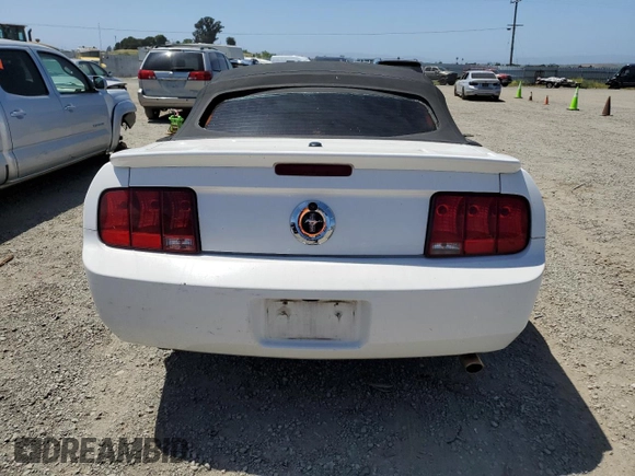 2008 Ford Mustang Deluxe with VIN 1ZVHT84N685115938, listed as a Copart auction lot 55597055 with 158,590 mi miles and Clean title. Bid and sale history available at DreamBid. Image 6.
