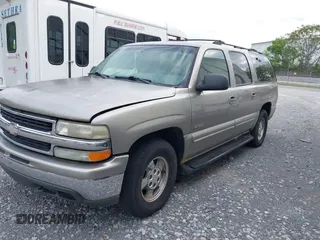 2000 Chevrolet Suburban LT with VIN 3GNFK16T0YG143198, listed as a IAAI auction lot 41992700 with 241,629 mi miles. Bid and sale history available at carsss.com. Image 2.