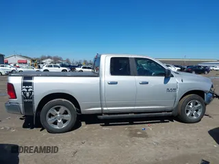 2018 Ram 1500 Big Horn z VIN 1C6RR7GG6JS310482, wystawiony jako IAAI lot #41779744 z przebiegiem 74 548 mil mil oraz . Historia ofert i sprzedaży dostępna na DreamBid. Obrazek 14.