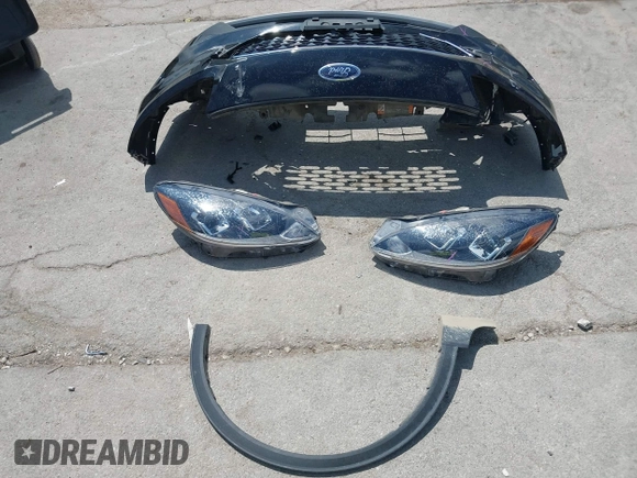 2022 Ford Escape SE with VIN 1FMCU0G69NUB35565, listed as a IAAI auction lot 42265525 with 27,711 mi miles and . Bid and sale history available at DreamBid. Image 12.