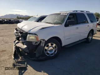 2005 Lincoln Navigator Luxury with VIN 5LMFU28575LJ13839, listed as a Copart auction lot 60967184 with 161,320 mi miles and Salvage Title. Bid and sale history available at carsss.com. Image 1.