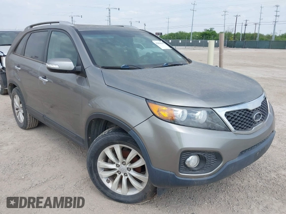 2011 Kia Sorento EX with VIN 5XYKU3A14BG100573, listed as a IAAI auction lot 42084108 with 245,187 mi miles. Bid and sale history available at carsss.com. Image 1.