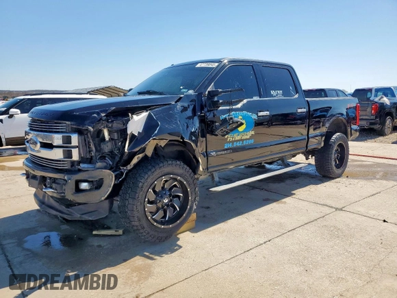 2018 Ford Super Duty F-250 SRW XL with VIN 1FT7W2BT4JEB15852, listed as a Copart auction lot 47739045 with 182,109 mi miles and Salvage Title. Bid and sale history available at carsss.com. Image 1.