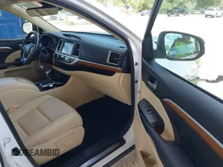 2018 Toyota Highlander Limited with VIN 5TDYZRFH8JS235979, listed as a IAAI auction lot 42324061 with 60,230 mi miles and . Bid and sale history available at DreamBid. Image 5.