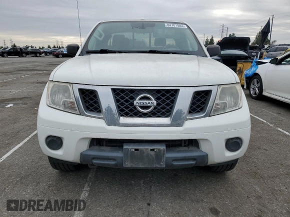2017 Nissan Frontier SV z VIN 1N6AD0CW7HN767526, wystawiony jako Copart lot #84701984 z przebiegiem 122 196 mil mil oraz Czysty tytuł • Clean title. Historia ofert i sprzedaży dostępna na DreamBid. Obrazek 5.