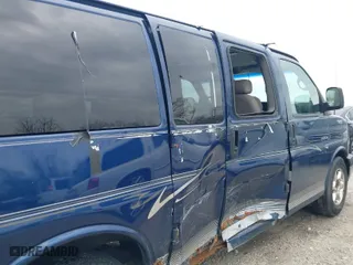 2004 Chevrolet Express Passenger with VIN 1GBFG15T441159106, listed as a IAAI auction lot 41999210 with 245,286 mi miles. Bid and sale history available at carsss.com. Image 17.