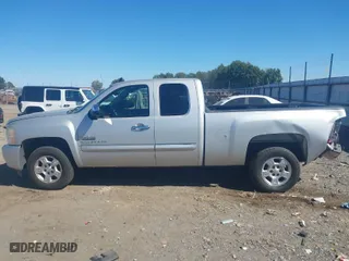 2011 Chevrolet Silverado 1500 LT with VIN 1GCRCSE0XBZ133317, listed as a IAAI auction lot 40613235 with 96,334 mi miles. Bid and sale history available at carsss.com. Image 14.