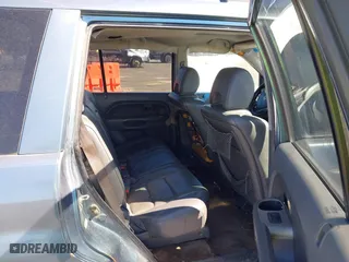 2006 Honda Pilot EX-L with VIN 5FNYF18526B028206, listed as a IAAI auction lot 41696355 with 282,779 mi miles. Bid and sale history available at carsss.com. Image 8.
