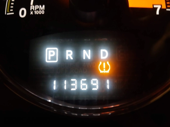 2014 Jeep Patriot Limited with VIN 1C4NJRCBXED546471, listed as a IAAI auction lot 41744915 with 113,691 mi miles and . Bid and sale history available at DreamBid. Image 7.