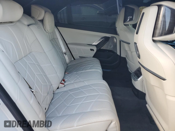 2024 BMW 7 Series 760i xDrive with VIN WBA33EJ06RCP19505, listed as a Copart auction lot 79425294 with 14,579 mi miles and Salvage title. Bid and sale history available at DreamBid. Image 10.