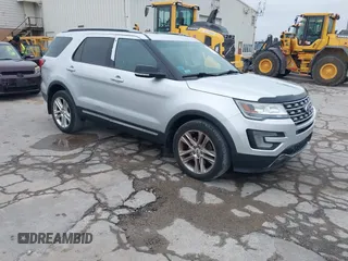 2017 Ford Explorer XLT z VIN 1FM5K8D8XHGA98452, wystawiony jako IAAI lot #42302392 z przebiegiem 70 754 mil mil oraz . Historia ofert i sprzedaży dostępna na DreamBid. Obrazek 1.