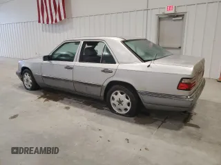 1994 Mercedes-Benz E Class with VIN WDBEA32E9RC149336, listed as a Copart auction lot 46066585 with 161,407 mi miles and Clean Title. Bid and sale history available at carsss.com. Image 2.