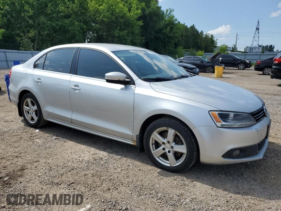 2012 Volkswagen Jetta Comfortline with VIN 3VWDL7AJ0CM375068, listed as a Copart auction lot 57349685 with 370,214 mi miles and Salvage title. Bid and sale history available at DreamBid. Image 4.