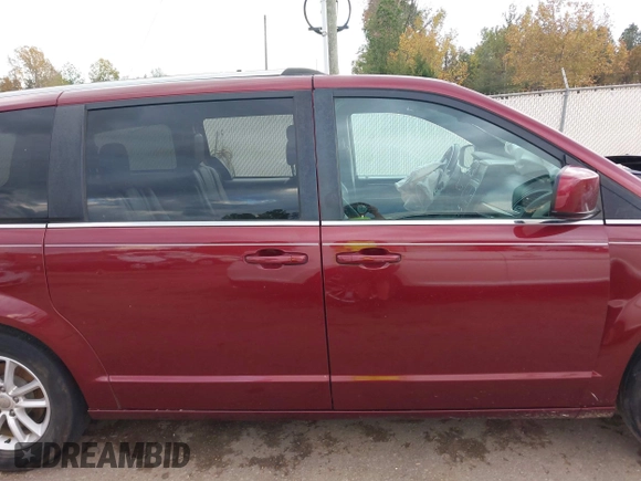 2019 Dodge Grand Caravan SXT with VIN 2C4RDGCGXKR585563, listed as a IAAI auction lot 40949350 with 122,577 mi miles and . Bid and sale history available at DreamBid. Image 14.
