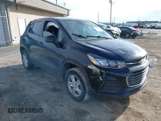 2019 Chevrolet Trax LS with VIN 3GNCJNSB8KL324963, listed as a IAAI auction lot 41690924 with 81,229 mi miles. Bid and sale history available at carsss.com. Image 1.