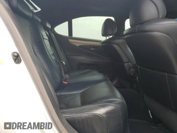 2013 Lexus LS 460 z VIN JTHCL5EF3D5016800, wystawiony jako Copart lot #57410765 z przebiegiem 174 007 mil mil oraz Szkoda całkowita • Salvage title. Historia ofert i sprzedaży dostępna na DreamBid. Obrazek 10.
