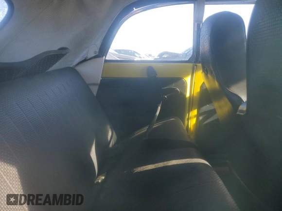 1971 Volkswagen Beetle with VIN 1513043520, listed as a Copart auction lot 47105695 with 30,731 mi miles and Clean title. Bid and sale history available at DreamBid. Image 10.