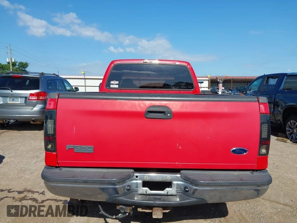 2000 Ford F-350 XL with VIN 3FTSW30F7YMA33373, listed as a IAAI auction lot 42512365 with 318,628 mi miles and . Bid and sale history available at DreamBid. Image 17.