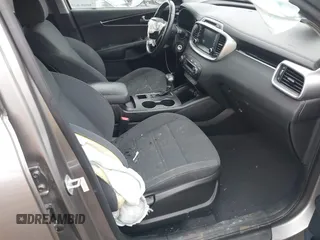 2019 Kia Sorento LX with VIN 5XYPGDA33KG508972, listed as a IAAI auction lot 41511319 with 88,285 mi miles. Bid and sale history available at carsss.com. Image 5.