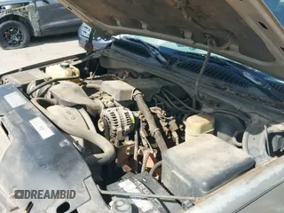 2000 Chevrolet Silverado 1500 LS z VIN 2GCEC19T9Y1126597, wystawiony jako IAAI lot #42561888 z przebiegiem 199 789 mil mil oraz . Historia ofert i sprzedaży dostępna na DreamBid. Obrazek 20.