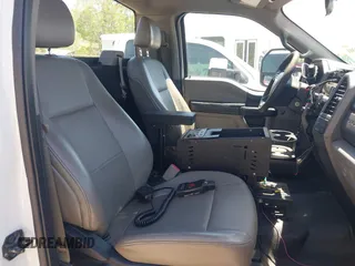 2017 Ford Super Duty F-250 SRW XLT with VIN 1FTBF2BT9HEC33223, listed as a IAAI auction lot 41980301 with 338,522 mi miles. Bid and sale history available at carsss.com. Image 8.