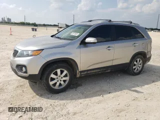 2012 Kia Sorento LX z VIN 5XYKT3A64CG274580, wystawiony jako Copart lot #55513455 z przebiegiem 167 369 mil mil oraz Szkoda całkowita • Salvage title. Historia ofert i sprzedaży dostępna na DreamBid. Obrazek 1.