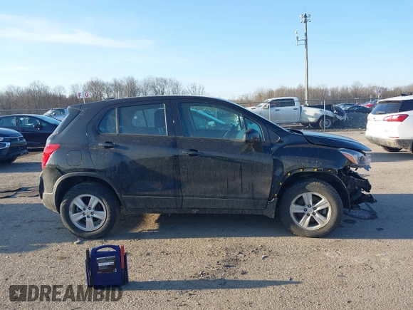 2020 Chevrolet Trax LS with VIN KL7CJNSB8LB092115, listed as a IAAI auction lot 41772466 with 40,933 mi miles. Bid and sale history available at carsss.com. Image 13.