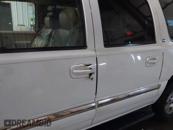 2000 GMC Yukon XL SLT with VIN 3GKEC16T7YG112844, listed as a IAAI auction lot 41374619 with 310,321 mi miles and . Bid and sale history available at DreamBid. Image 6.