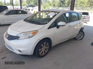 2015 Nissan Note S z VIN 3N1CE2CP8FL430215, wystawiony jako IAAI lot #42673875 z przebiegiem 68 379 mil mil oraz . Historia ofert i sprzedaży dostępna na DreamBid. Obrazek 2.