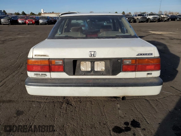 1987 Honda Accord z VIN JHMCA5633HC044303, wystawiony jako Copart lot #85697384 z przebiegiem 19 871 mil mil oraz Nie do naprawy • Non repairable. Historia ofert i sprzedaży dostępna na DreamBid. Obrazek 6.